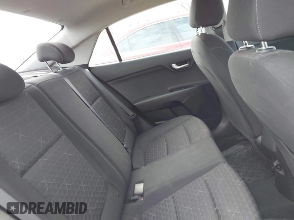 2019 Kia Rio S with VIN 3KPA24AB5KE202137, listed as a IAAI auction lot 41888465 with 80,819 mi miles. Bid and sale history available at carsss.com. Image 8.