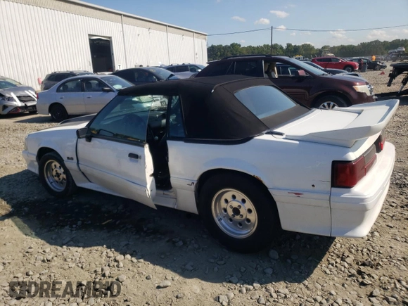 1988 Ford Mustang z VIN 1FABP44E6JF232186, wystawiony jako Copart lot #70489364 z przebiegiem 264 591 mil mil oraz Szkoda całkowita • Salvage title. Historia ofert i sprzedaży dostępna na DreamBid. Obrazek 2.