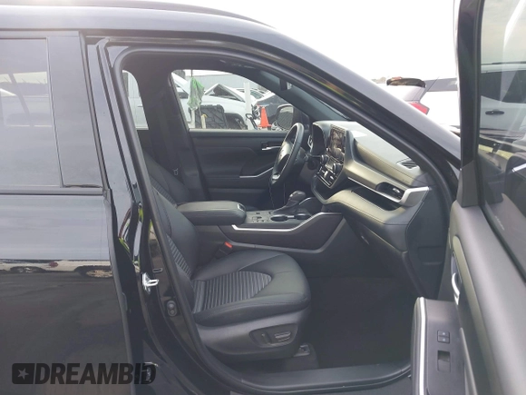 2023 Toyota Highlander L with VIN 5TDKDRAH0PS516095, listed as a IAAI auction lot 41459549 with 10,628 mi miles and . Bid and sale history available at DreamBid. Image 5.