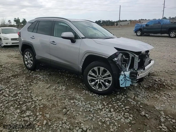 2022 Toyota RAV4 XLE Premium with VIN 2T3C1RFV1NC191630, listed as a Copart auction lot 44198815 with 10,699 mi miles and Salvage Title. Bid and sale history available at carsss.com. Image 12.