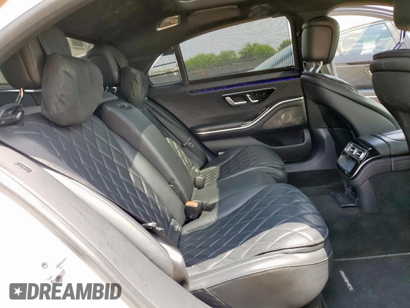 2022 Mercedes-Benz S 580 z VIN W1K6G7GB6NA098643, wystawiony jako Copart lot #60996695 z przebiegiem 48 976 mil mil oraz Czysty tytuł • Clean title. Historia ofert i sprzedaży dostępna na DreamBid. Obrazek 10.