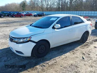 2013 Kia Forte LX with VIN KNAFT4A28D5655571, listed as a IAAI auction lot 41289764 with 188,977 mi miles. Bid and sale history available at carsss.com. Image 2.
