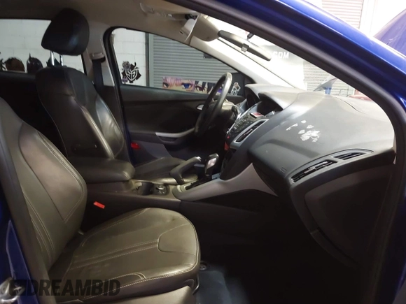 2014 Ford Focus SE with VIN 1FADP3F21EL194900, listed as a IAAI auction lot 41341333 with 103,245 mi miles. Bid and sale history available at carsss.com. Image 5.