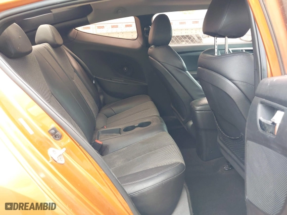 2015 Hyundai Veloster RE:FLEX with VIN KMHTC6AD8FU238345, listed as a IAAI auction lot 41549377 with 117,240 mi miles. Bid and sale history available at carsss.com. Image 8.