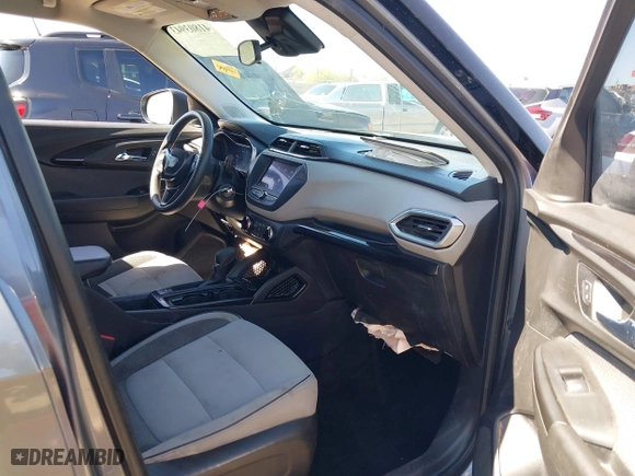 2021 Chevrolet TrailBlazer LS with VIN KL79MMS2XMB101961, listed as a IAAI auction lot 41803943 with 95,181 mi miles. Bid and sale history available at carsss.com. Image 5.