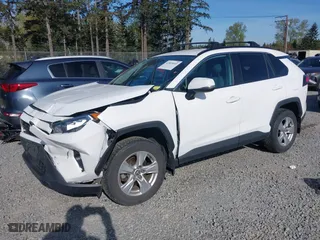 2020 Toyota RAV4 XLE with VIN 2T3P1RFV2LC093737, listed as a IAAI auction lot 42024665 with 70,348 mi miles. Bid and sale history available at carsss.com. Image 17.