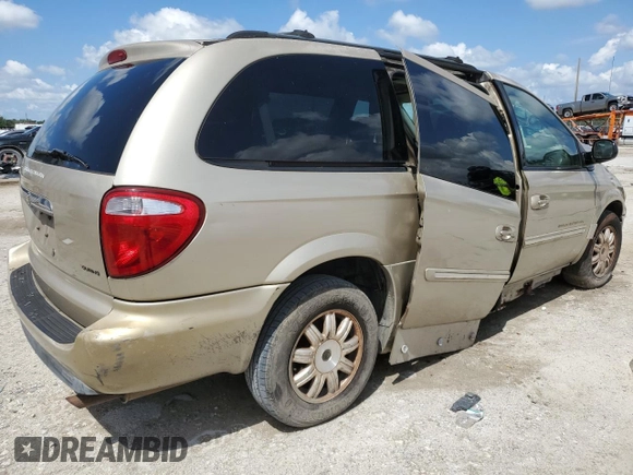 2006 Chrysler Town & Country LWB Touring with VIN 2A8GP54LX6R916753, listed as a Copart auction lot 84253744 with 204,621 mi miles and Non Repairable. Bid and sale history available at carsss.com. Image 3.