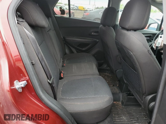 2021 Chevrolet Trax LS z VIN KL7CJKSB5MB327988, wystawiony jako Copart lot #56778645 z przebiegiem 26 312 mil mil oraz Nie do naprawy • Non repairable. Historia ofert i sprzedaży dostępna na DreamBid. Obrazek 10.
