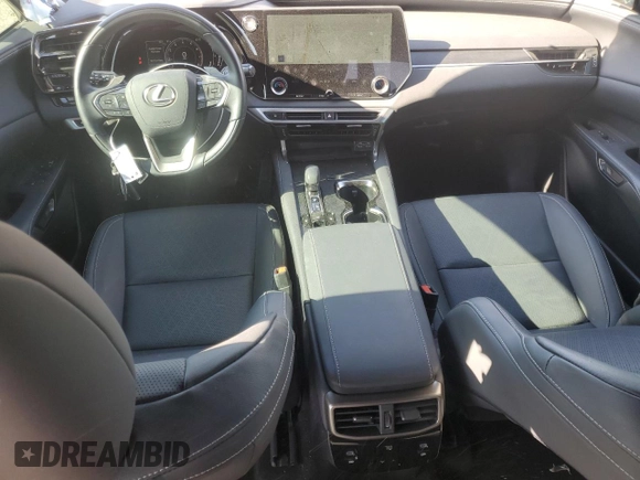 2024 Lexus RX 350 z VIN JTJCHMAAXR2017181, wystawiony jako Copart lot #54021205 z przebiegiem 3 890 mil mil oraz Szkoda całkowita • Salvage title. Historia ofert i sprzedaży dostępna na DreamBid. Obrazek 8.