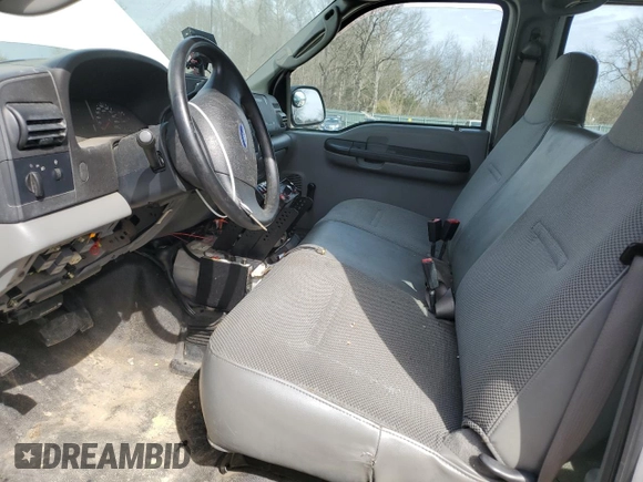 2006 Ford F-250 XL z VIN 1FTSW21536EB81894, wystawiony jako Copart lot #45573005 z przebiegiem 65 722 mil mil oraz Szkoda całkowita • Salvage title. Historia ofert i sprzedaży dostępna na DreamBid. Obrazek 7.