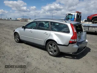 2005 Volvo V50 with VIN YV1MJ682752121203, listed as a Copart auction lot 53898685 with 173,348 mi miles and Salvage Title. Bid and sale history available at carsss.com. Image 2.