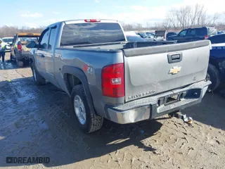 2008 Chevrolet Silverado 1500 LT w/1LT with VIN 2GCEK19J681319131, listed as a IAAI auction lot 41712092 with 213,279 mi miles. Bid and sale history available at carsss.com. Image 3.