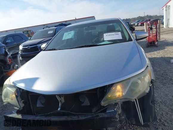 2012 Toyota Camry SE with VIN 4T1BK1FK8CU018613, listed as a IAAI auction lot 41016706 with 132,794 mi miles. Bid and sale history available at carsss.com. Image 12.