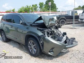 2019 Toyota Highlander SE with VIN 5TDKZRFH1KS327006, listed as a IAAI auction lot 42414278 with Not provided miles and . Bid and sale history available at DreamBid. Image 1.