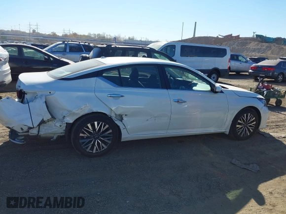 2023 Nissan Altima 2.5 SV with VIN 1N4BL4DV3PN376465, listed as a IAAI auction lot 40789915 with 8,663 mi miles. Bid and sale history available at carsss.com. Image 13.