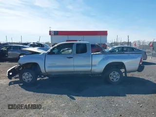 2010 Toyota Tacoma z VIN 5TETX4CNXAZ723380, wystawiony jako IAAI lot #41771322 z przebiegiem Nie podano mil oraz . Historia ofert i sprzedaży dostępna na DreamBid. Obrazek 13.