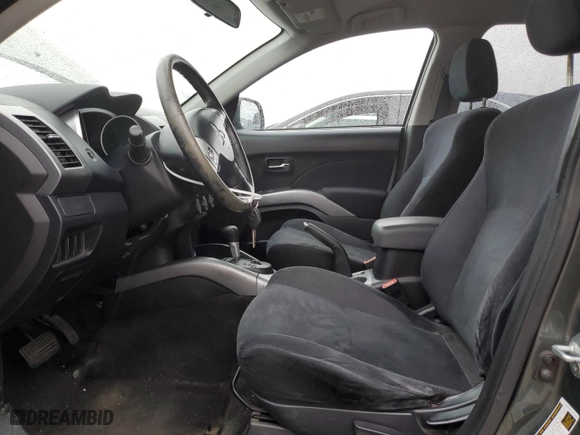 2009 Mitsubishi Outlander ES with VIN JA4LS21W79Z005009, listed as a Copart auction lot 84330364 with 179,971 mi miles and Clean Title. Bid and sale history available at carsss.com. Image 7.