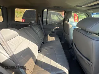 1995 Ford Explorer Eddie Bauer z VIN 1FMDU34X3SUB61478, wystawiony jako Copart lot #54438555 z przebiegiem 175 167 mil mil oraz Czysty tytuł • Clean title. Historia ofert i sprzedaży dostępna na DreamBid. Obrazek 6.