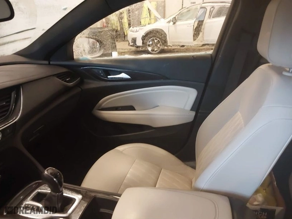 2019 Buick Regal Sportback Avenir with VIN W04GW6SX0K1028253, listed as a IAAI auction lot 41349006 with NaN miles. Bid and sale history available at carsss.com. Image 5.