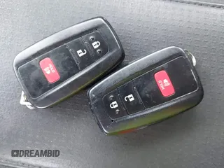 2017 Toyota Prius Two z VIN JTDKARFU3H3540683, wystawiony jako IAAI lot #41197785 z przebiegiem 230 904 mil mil oraz . Historia ofert i sprzedaży dostępna na DreamBid. Obrazek 11.