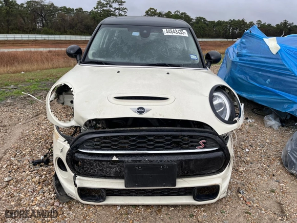 2019 MINI Hardtop 4 Door Cooper S with VIN WMWXU3C57K2H88620, listed as a Copart auction lot 44843435 with 30027 miles and Salvage Title. Bid and sale history available at carsss.com. Image 5.