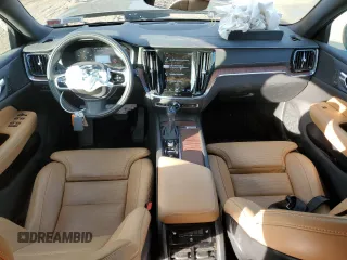 2021 Volvo V60 z VIN YV4102WK0M1076923, wystawiony jako Copart lot #71683813 z przebiegiem 32 399 mil mil oraz . Historia ofert i sprzedaży dostępna na DreamBid. Obrazek 8.