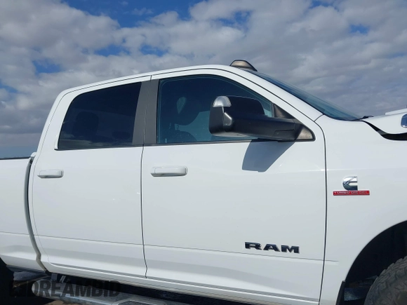 2021 Ram 2500 Big Horn z VIN 3C6UR5DLXMG648737, wystawiony jako IAAI lot #42066827 z przebiegiem 82 053 mil mil oraz . Historia ofert i sprzedaży dostępna na DreamBid. Obrazek 14.