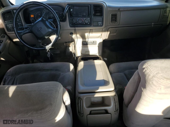 2002 Chevrolet Silverado 2500HD LT2 with VIN 1GCHK29U02Z250576, listed as a Copart auction lot 75090574 with 205,563 mi miles and Salvage Title. Bid and sale history available at carsss.com. Image 8.