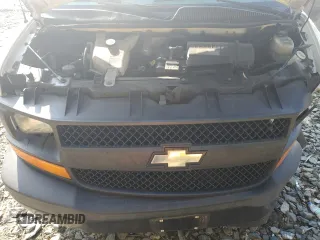 2017 Chevrolet Express Cargo z VIN 1GCWGAFF8H1111733, wystawiony jako Copart lot #55809425 z przebiegiem 99 328 mil mil oraz Szkoda całkowita • Salvage title. Historia ofert i sprzedaży dostępna na DreamBid. Obrazek 12.