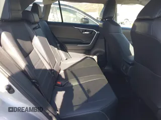 2024 Toyota RAV4 XLE Premium с VIN 2T3C1RFV0RC272866, выставлен на аукционе IAAI как лот 42249629 с пробегом 12 765 миль миль и . История ставок и продаж доступна на DreamBid. Изображение 8.