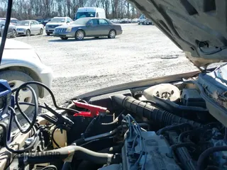 2000 Honda Accord LX z VIN 1HGCG5644YA117216, wystawiony jako IAAI lot #41268755 z przebiegiem 134 217 mil mil oraz . Historia ofert i sprzedaży dostępna na DreamBid. Obrazek 12.