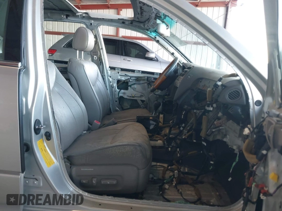 2001 Lexus LS 430 z VIN JTHBN30F210011128, wystawiony jako IAAI lot #41267857 z przebiegiem 451 328 mil mil oraz . Historia ofert i sprzedaży dostępna na DreamBid. Obrazek 5.