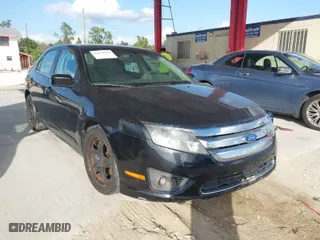 2011 Ford Fusion SE with VIN 3FAHP0HAXBR280207, listed as a IAAI auction lot 41136345 with 174,485 mi miles. Bid and sale history available at carsss.com. Image 1.