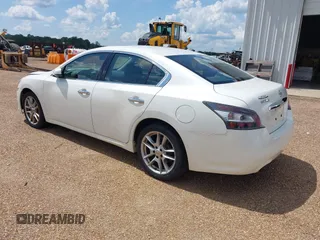 2014 Nissan Maxima SV with VIN 1N4AA5AP2EC443353, listed as a IAAI auction lot 42538040 with 174,615 mi miles and . Bid and sale history available at DreamBid. Image 3.