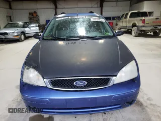 2005 Ford Focus SE with VIN 1FAHP36N65W187161, listed as a Copart auction lot 52024045 with 261,194 mi miles and Salvage Title. Bid and sale history available at carsss.com. Image 5.