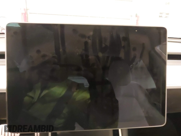 2020 Tesla Model 3 Performance z VIN 5YJ3E1EC3LF641768, wystawiony jako IAAI lot #41542615 z przebiegiem 43 343 mil mil oraz . Historia ofert i sprzedaży dostępna na DreamBid. Obrazek 16.