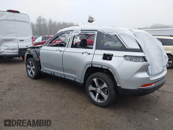 2024 Jeep Grand Cherokee with VIN 1C4RJYB68RC110262, listed as a IAAI auction lot 41893403 with 2,312 mi miles and . Bid and sale history available at DreamBid. Image 3.