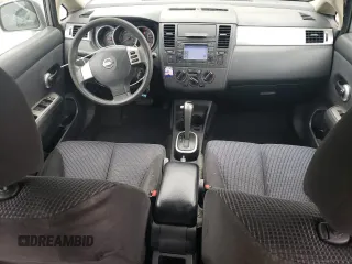 2010 Nissan Versa S z VIN 3N1BC1CPXAL467982, wystawiony jako Copart lot #58525655 z przebiegiem 139 088 mil mil oraz Szkoda całkowita • Salvage title. Historia ofert i sprzedaży dostępna na DreamBid. Obrazek 8.