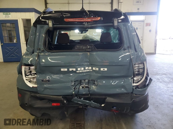 2022 Ford Bronco Sport Outer Banks z VIN 3FMCR9C60NRE06595, wystawiony jako Copart lot #49254795 z przebiegiem 20 947 mil mil oraz Szkoda całkowita • Salvage title. Historia ofert i sprzedaży dostępna na DreamBid. Obrazek 6.