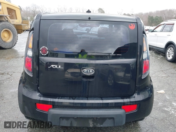 2011 Kia Soul with VIN KNDJT2A12B7303712, listed as a IAAI auction lot 41629793 with 127,167 mi miles. Bid and sale history available at carsss.com. Image 16.