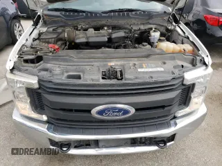 2017 Ford F-250 XL with VIN 1FTBF2A64HEE26438, listed as a Copart auction lot 45762404 with 133,077 mi miles and Salvage title. Bid and sale history available at DreamBid. Image 11.