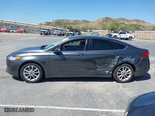 2020 Ford Fusion Hybrid SE with VIN 3FA6P0LU4LR114078, listed as a IAAI auction lot 41945316 with 1 mi miles. Bid and sale history available at carsss.com. Image 13.