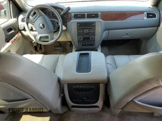 2010 GMC Yukon XL z VIN 1GKUKKE38AR271139, wystawiony jako Copart lot #51076945 z przebiegiem 206 046 mil mil oraz Szkoda całkowita • Salvage title. Historia ofert i sprzedaży dostępna na DreamBid. Obrazek 8.