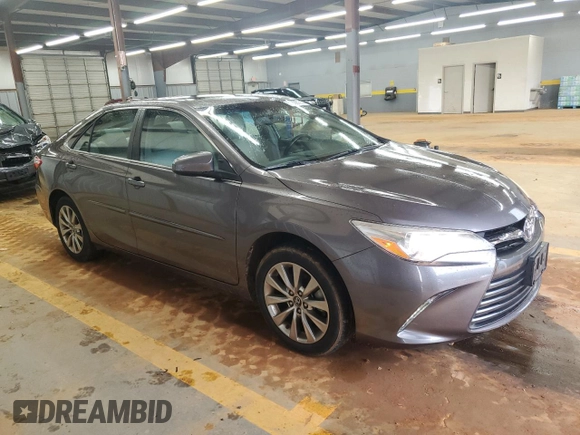 2017 Toyota Camry XLE z VIN 4T1BF1FK3HU699131, wystawiony jako Copart lot #58820105 z przebiegiem 80 344 mil mil oraz Szkoda całkowita • Salvage title. Historia ofert i sprzedaży dostępna na DreamBid. Obrazek 4.