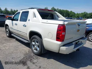 2013 Chevrolet Avalanche LTZ with VIN 3GNTKGE71DG122204, listed as a IAAI auction lot 42513923 with 152,733 mi miles and . Bid and sale history available at DreamBid. Image 3.