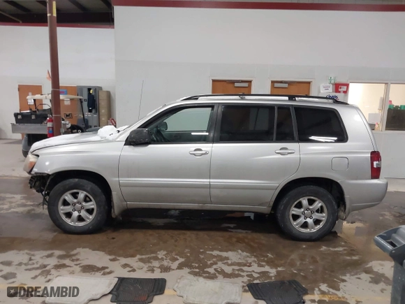 2006 Toyota Highlander w/3rd Row with VIN JTEEP21A160150739, listed as a IAAI auction lot 41347329 with 227,627 mi miles. Bid and sale history available at carsss.com. Image 14.