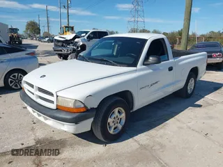 2001 Dodge Dakota with VIN 1B7FL26X71S161985, listed as a IAAI auction lot 41697721 with 218,168 mi miles. Bid and sale history available at carsss.com. Image 2.