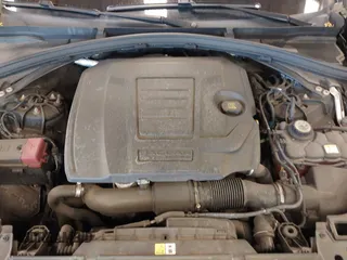 2019 Land Rover Range Rover Velar R-Dynamic SE with VIN SALYL2EX9KA235823, listed as a IAAI auction lot 42152498 with 42,472 mi miles and . Bid and sale history available at DreamBid. Image 10.