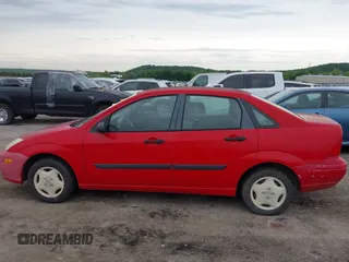 2001 Ford Focus LX with VIN 1FAFP33P81W307002, listed as a IAAI auction lot 42192534 with 193,593 mi miles and . Bid and sale history available at carsss.com. Image 6.