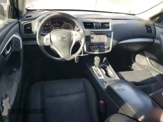 2017 Nissan Altima SV z VIN 1N4AL3APXHC215376, wystawiony jako Copart lot #49067105 z przebiegiem 190 820 mil mil oraz Szkoda całkowita • Salvage title. Historia ofert i sprzedaży dostępna na DreamBid. Obrazek 8.